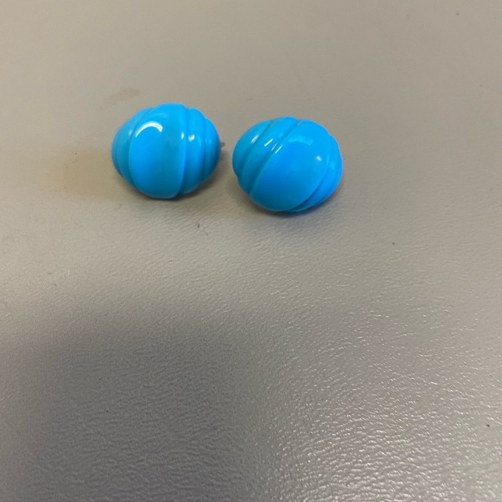 Clip earrings - Picture 8 of 9